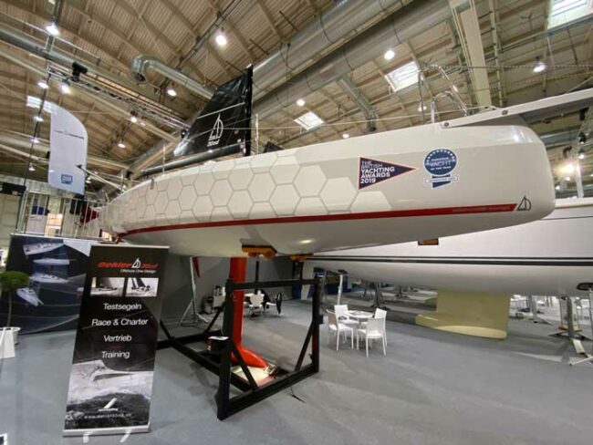 hamburg-boat-show Segelyacht auf der Hamburg-Boat-Show