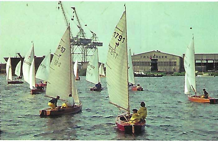 Historische Segeljollen auf der Weser