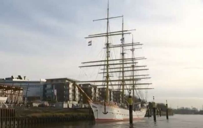 schulschiff-deutschland-an-der-lesum